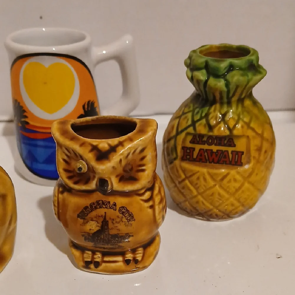 Vintage Yellow and Brown Ceramic Figurines Set - Picture 2 of 6